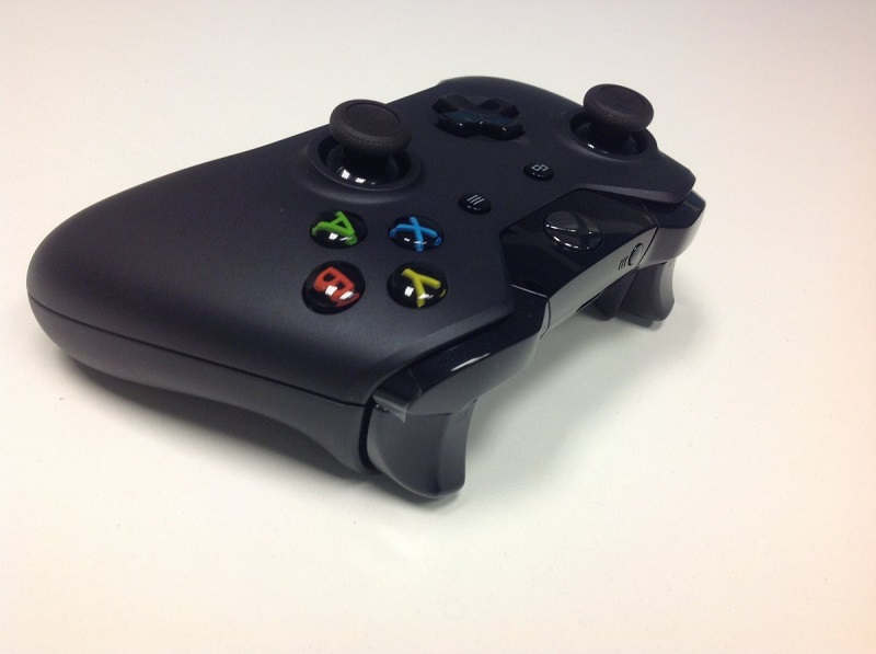 gone-are-the-back-and-start-keys-the-directional-pad-is-now-free-on-its-own-and-the-xbox-logo-has-been-moved-to-the-top
