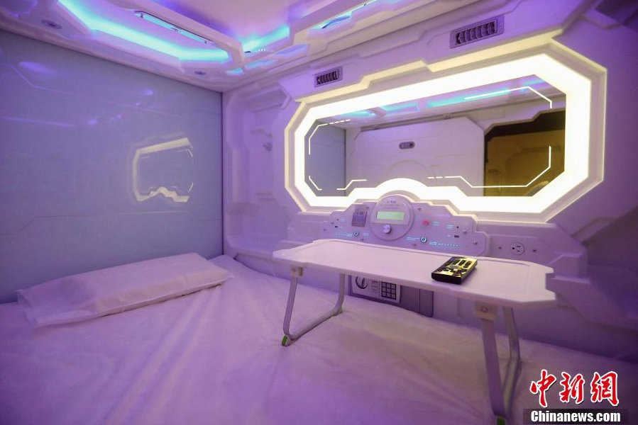 Отель say wow capsule. Отель капсула. Капсульный отель Ялта. Отель капсула в Сочи. Say wow Capsule Hotel.