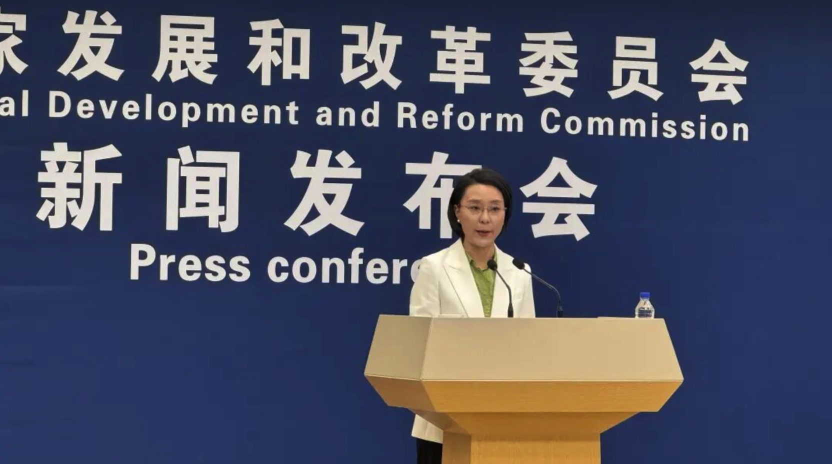 国家发改委：要注意防范重复度高的人形机器人产品“扎堆”上市